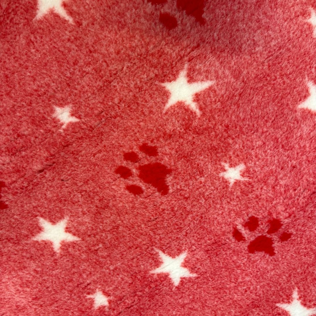 Vet Bed / Dry Bed – Greenback – Red Paws & Stars | Washable Moisture-Wicking Dog Bedding NZ